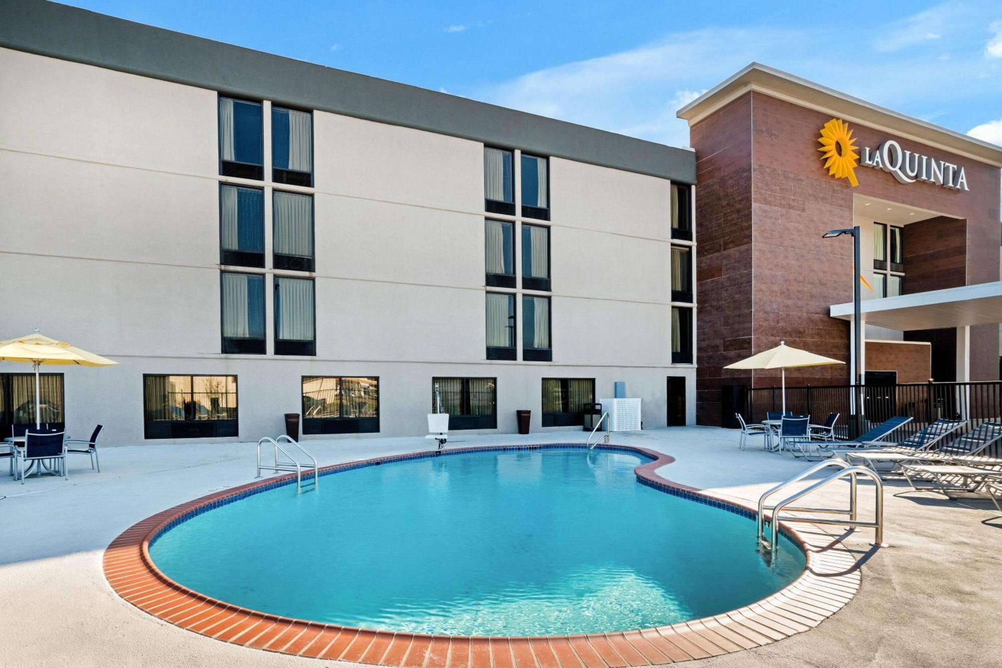 Hotel La Quinta By Wyndham Columbus Ms Exterior foto
